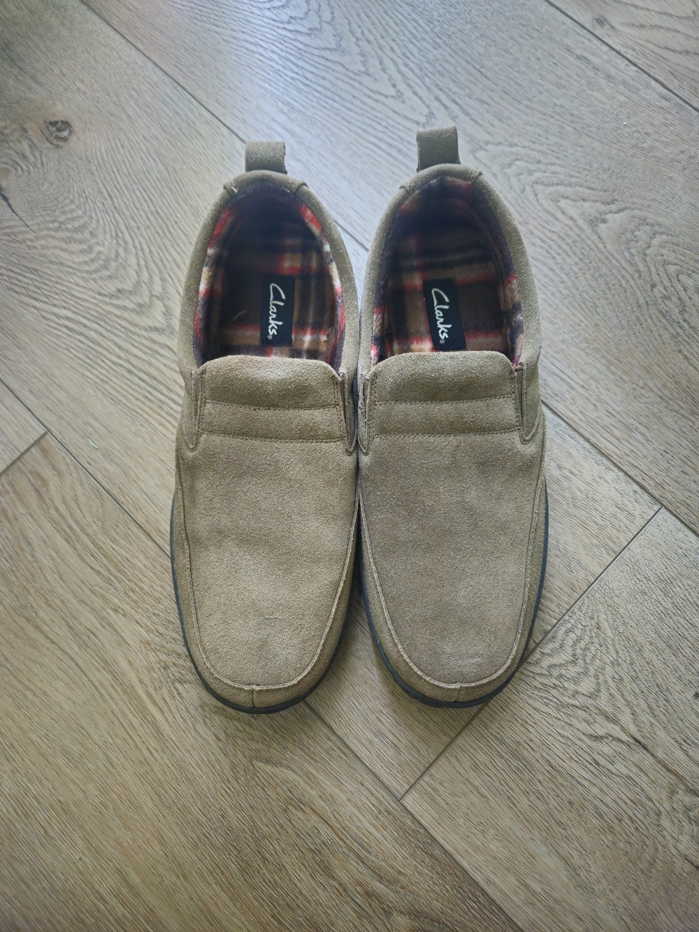 Clarks suede plaid-lined suede moccasin slippers Size 11